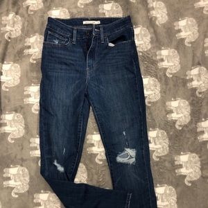 LIKE NEW LEVIS JEANS 👖